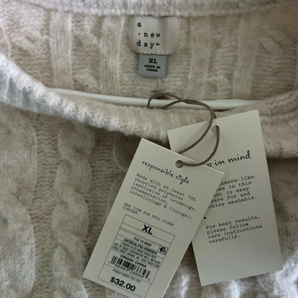 Cream/Tan Cable Knit Sweater - Picture 4 of 4